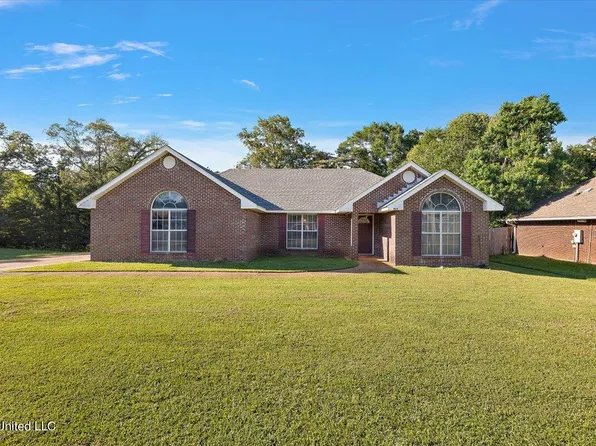 454 Hillandale Dr, Jackson, MS 39212