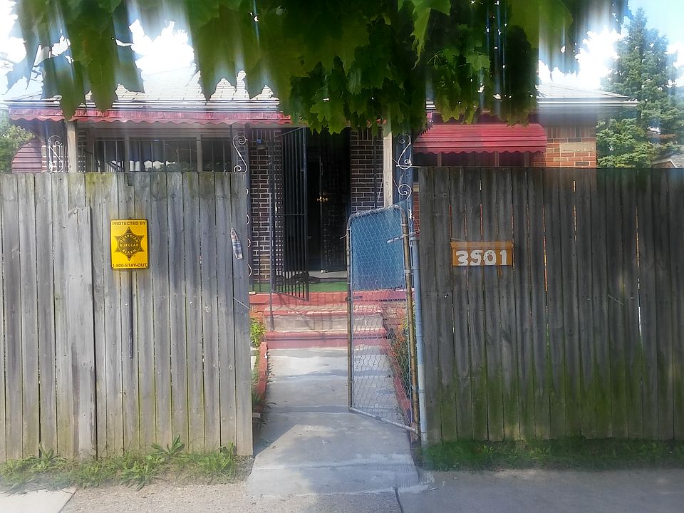 2nd image of 3501 Carpenter St