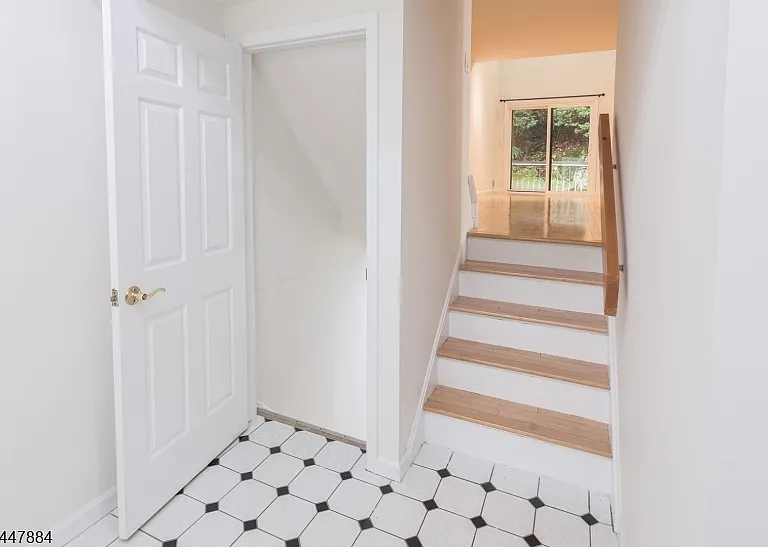 89 Continental Rd — Photo 11