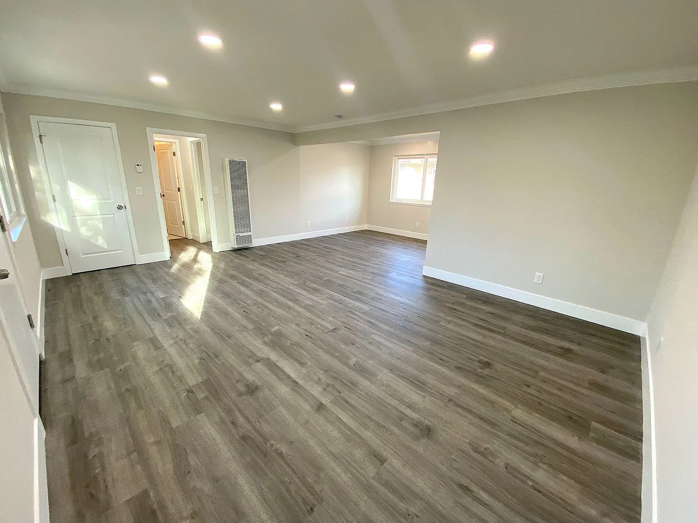 1590 Ontario Drive — Photo 3