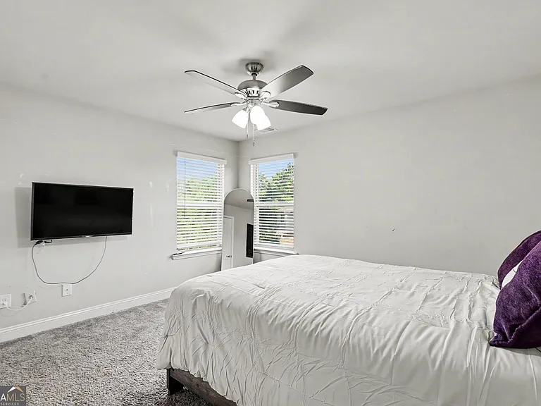 837 Everleigh Ct — Photo 14