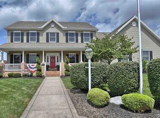 1775 Springwillow Dr, Mechanicsburg, PA 17055