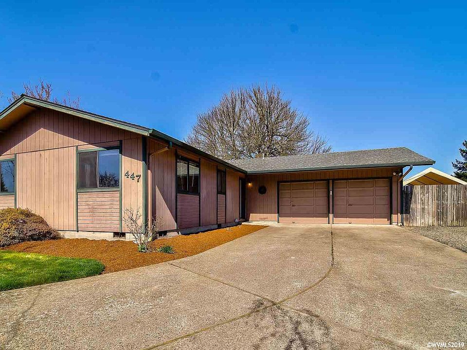 1st image of 447 SE Villa Dr