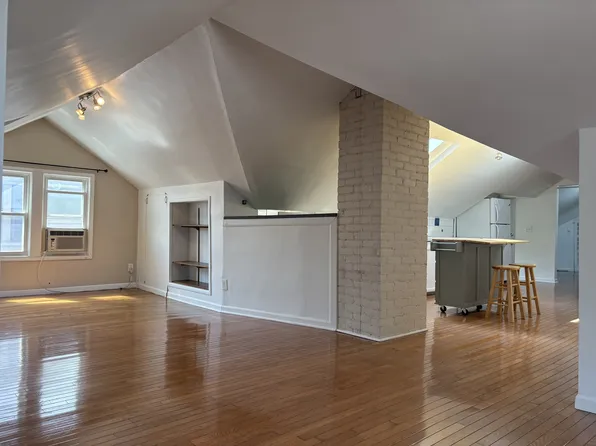 1007 Beaconsfield Ave APT 3, Grosse Pointe Park, MI 48230