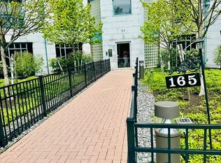 165 Cottage St APT 713, Chelsea, MA 02150