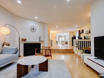 288 Sunset Ky, Secaucus, NJ, 07094