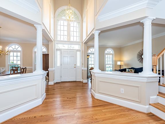 3rd image of 7206 Jardiniere Ct