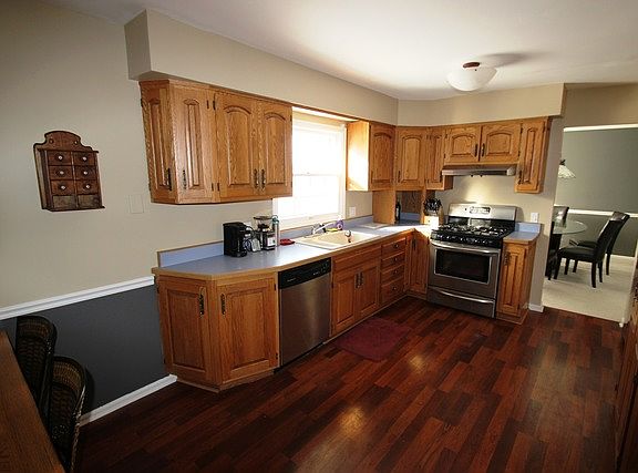 5th image of 860 Braemar Dr