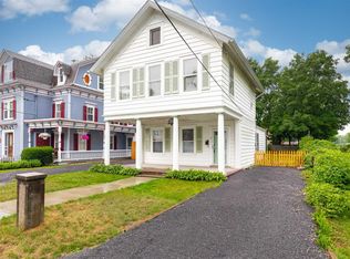 18 Harvey St, Hyde Park, NY 12538
