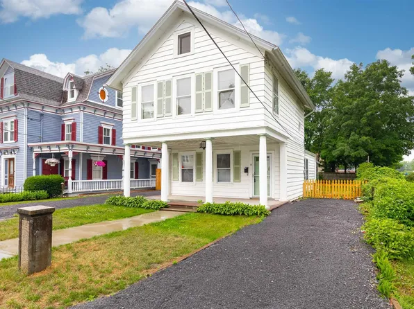 18 HARVEY Street, Hyde Park, NY 12538