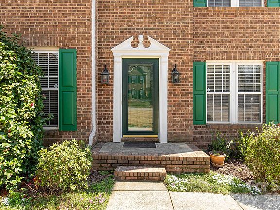 4th image of 623 Cheval Dr