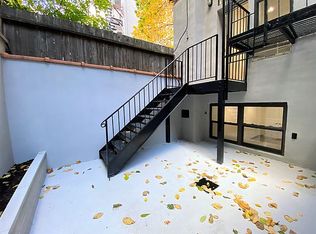 330 E 77th St #1F, New York, NY 10075
