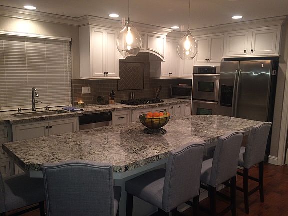 3rd image of 52 Meridian Ct