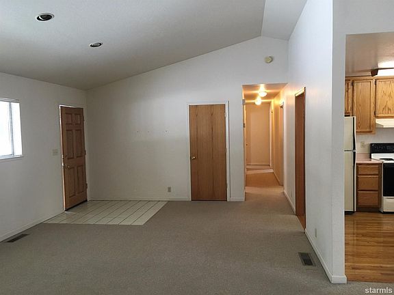 4th image of 1092 Juniper Ave