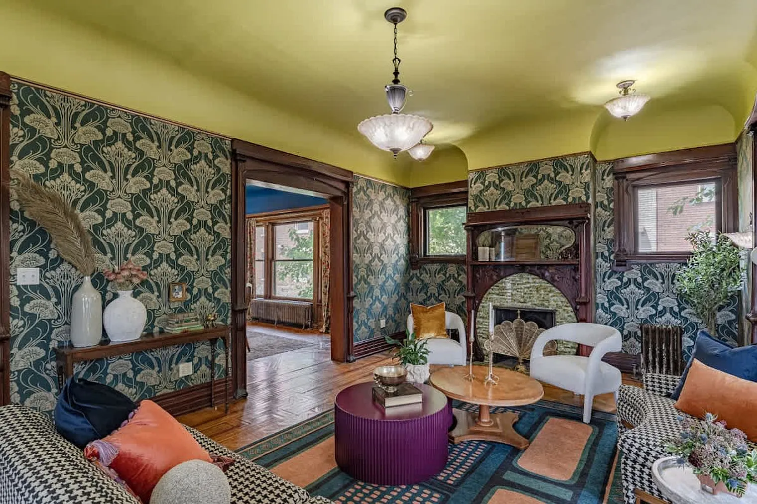 4 bed, 3.0 bath, 3207 sqft, $3,055 — Photo 1