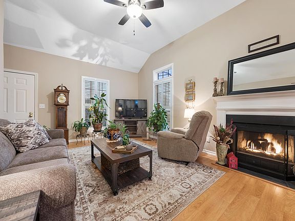 4th image of 2566 Swan Dr Unit 2566