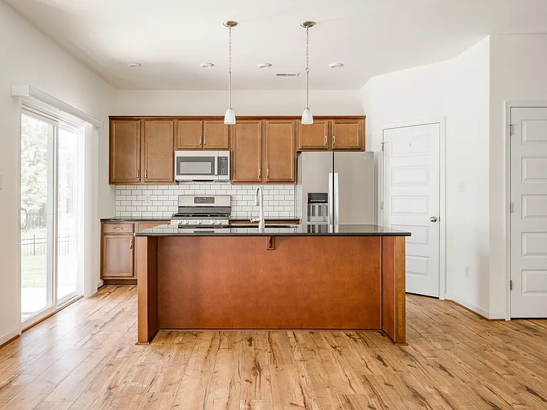 18352 Palisades Ct — Photo 16