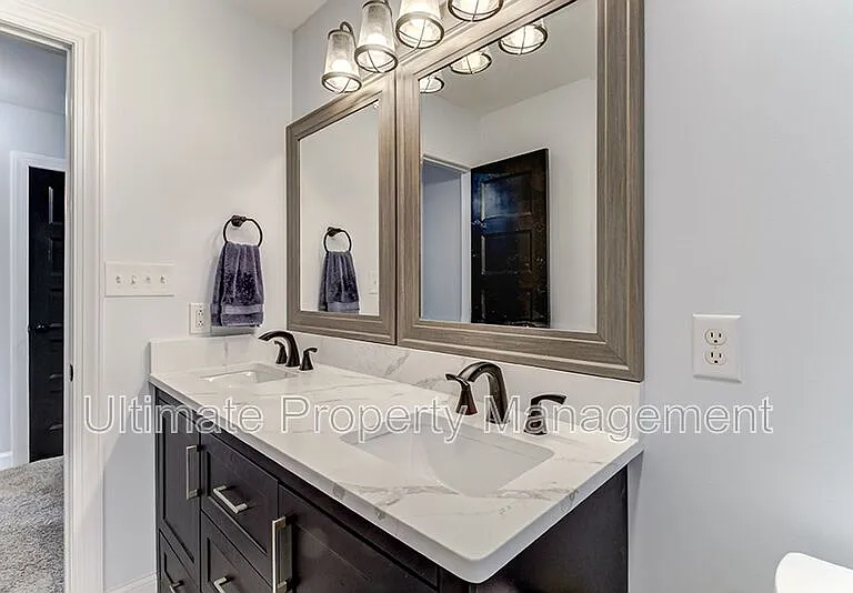 7022 Cayman Ct — Photo 24