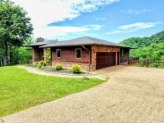 4th image of 1441 Mountain Ash Way