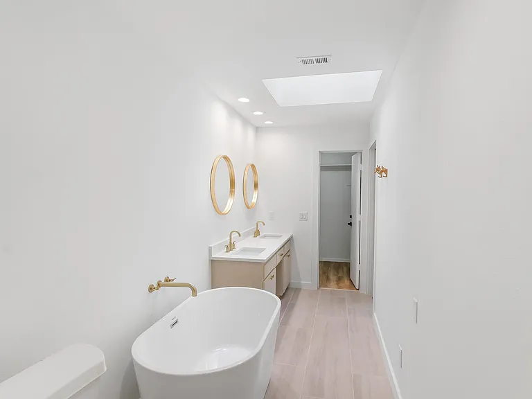 3633 Asbury St — Photo 4