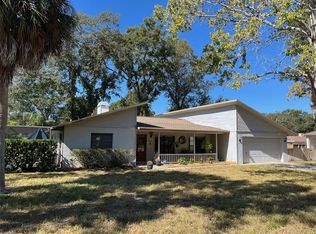 9880 W Bay St, Seminole, FL 33776