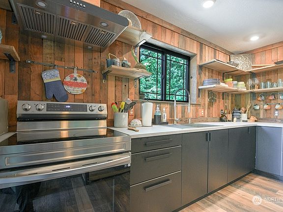 4th image of 61 E Wynoochee Drive