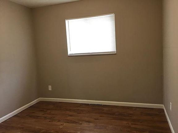 4th image of 7515 Castro Dr