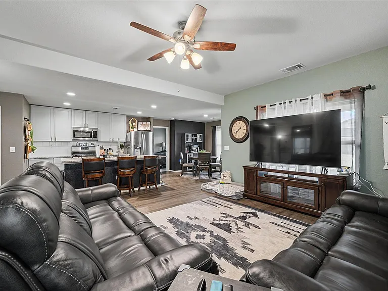 20815 Acorn Valley Dr — Photo 5