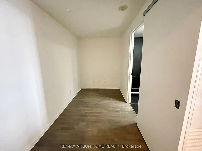 1 Bloor St E #1809 — Photo 22