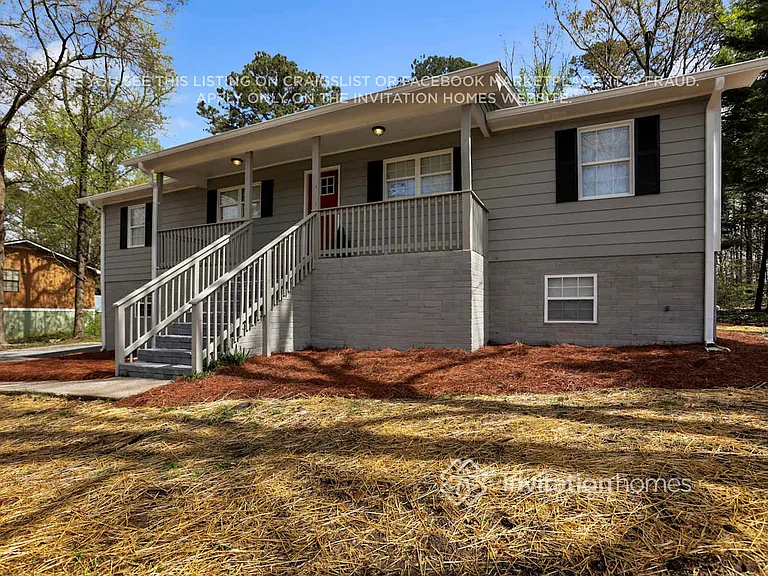 835 Brompton Ct — Photo 3