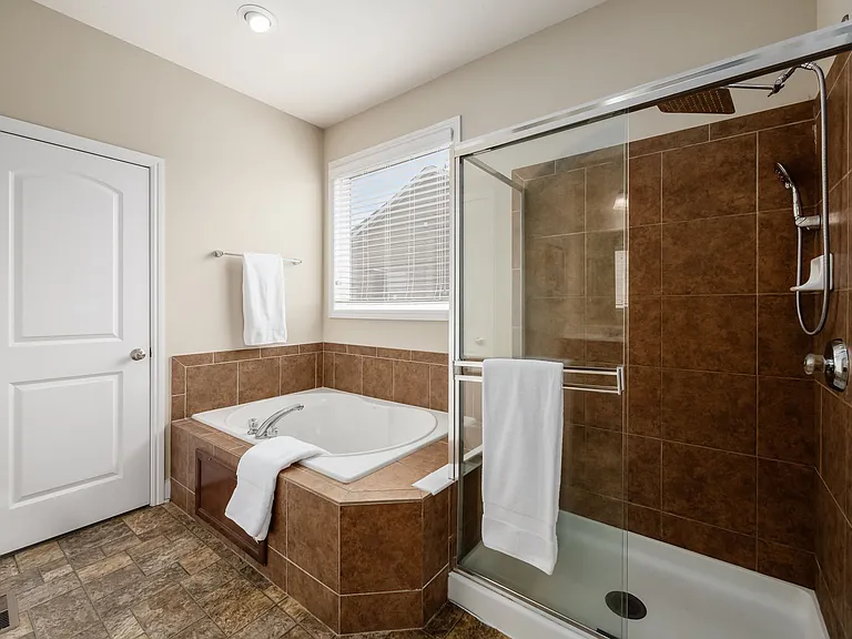 1104 Balmoral Dr #1 — Photo 35