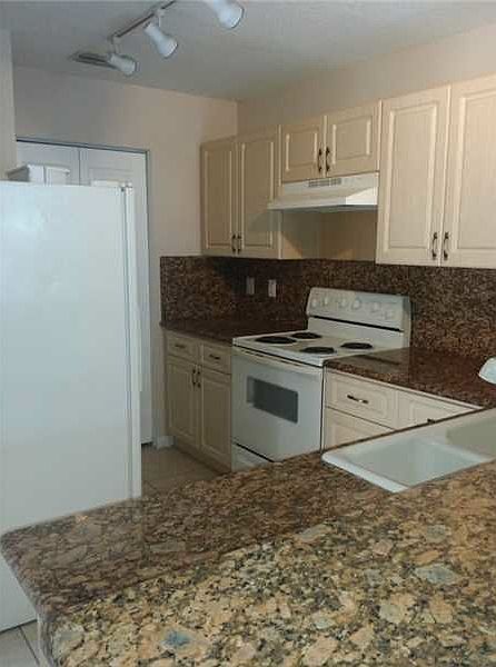 1st image of 2208 Coral Reef Ct