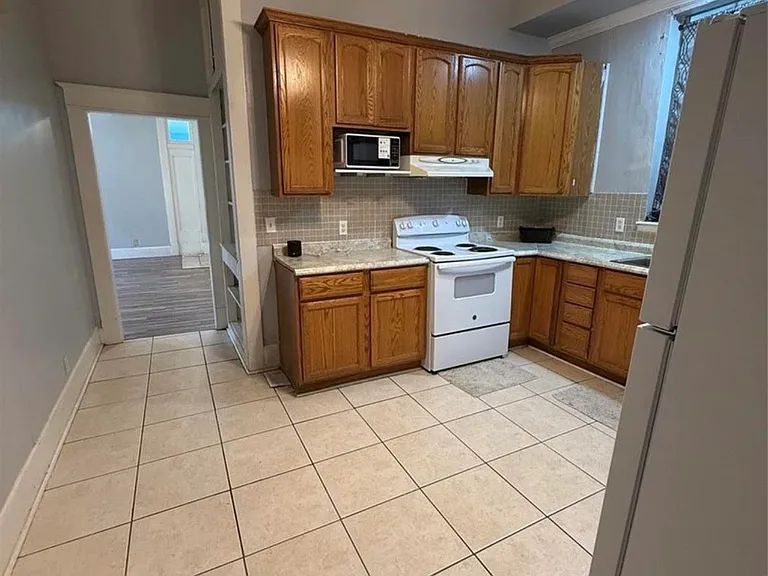 1528 Magnolia Ave — Photo 4