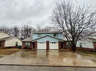 911 S Green Point Trce #1, Fayetteville, AR 72704