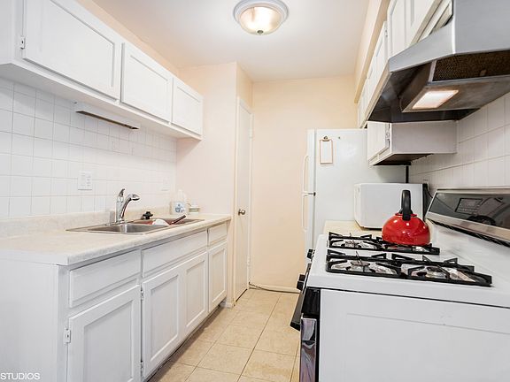 4th image of 660 Hill Dr APT 106
