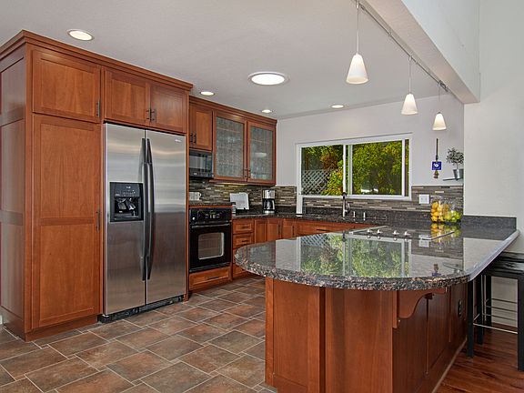 2nd image of 10893 Pinot Noir Cir