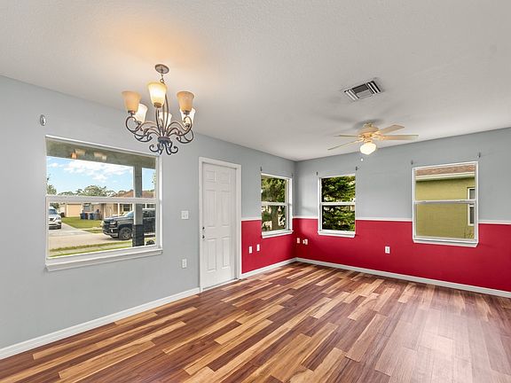 4th image of 1724 10th Way SW