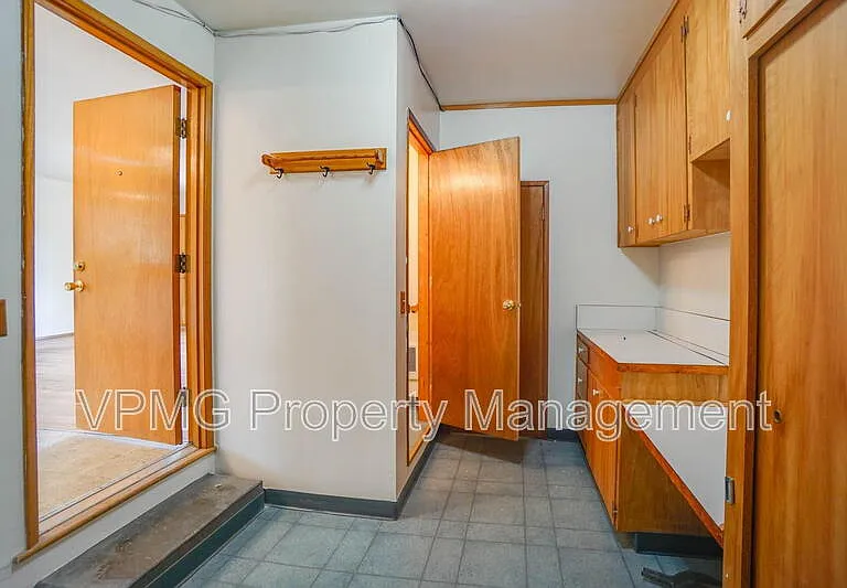 705 NE 94th Ave — Photo 17