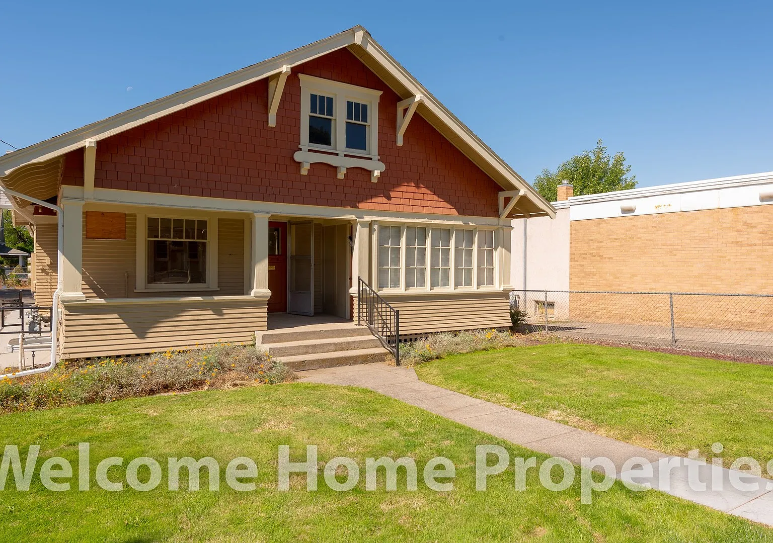 512 S College Ave — Photo 3