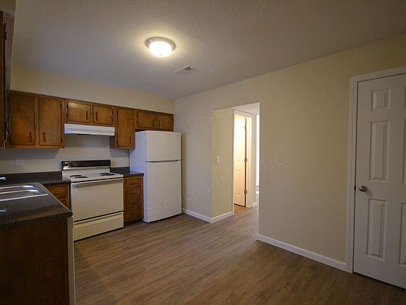 4th image of 1909 Westmoor Dr #2