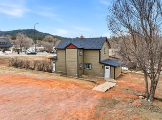 1330 Sherman St, Hot Springs, SD 57747