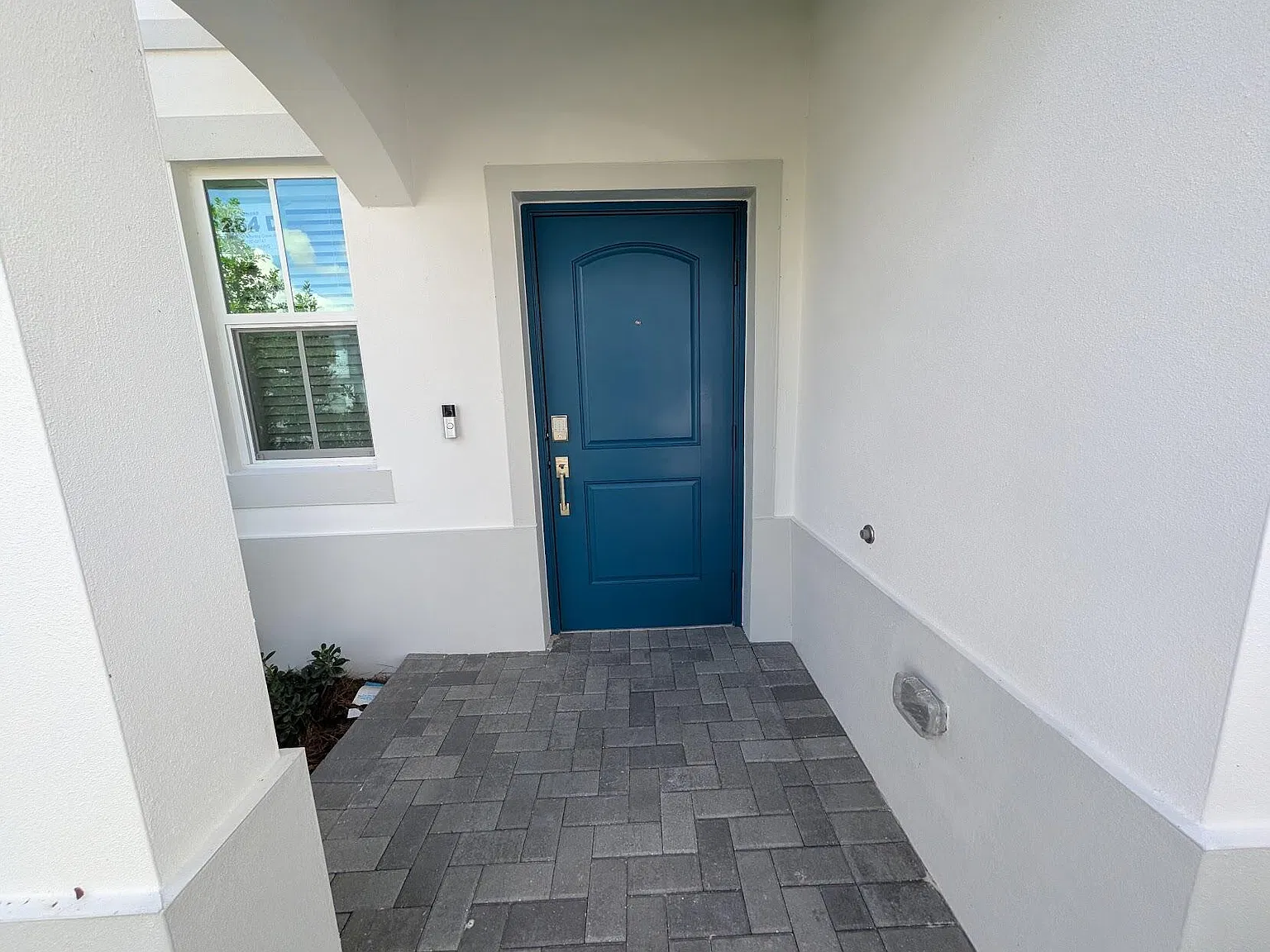 4 bed, 3.5 bath, 2311 sqft, $4,000 — Photo 2