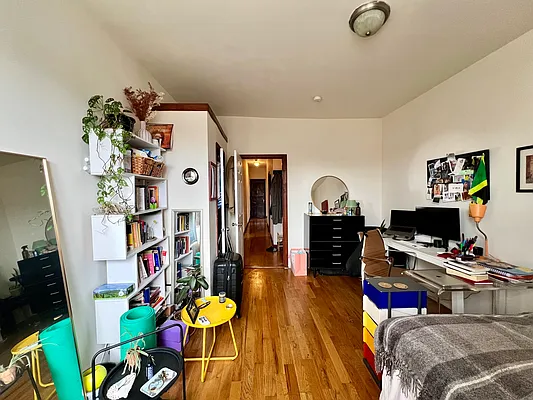 Rented by Massada Home Sales Inc | media 18