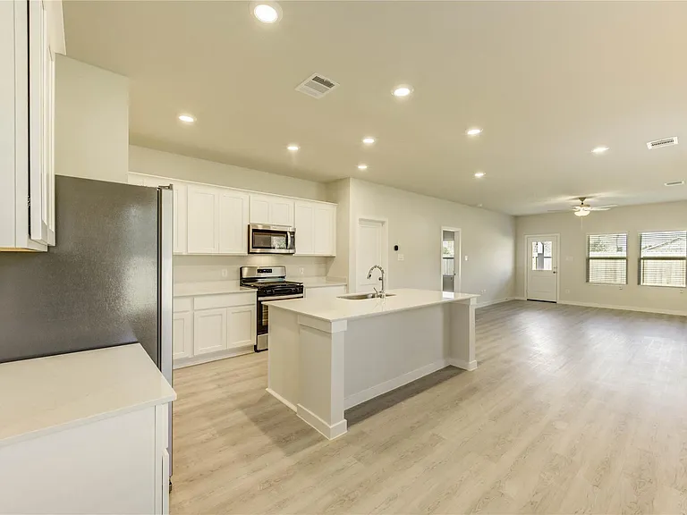21526 George Wayne Way — Photo 4
