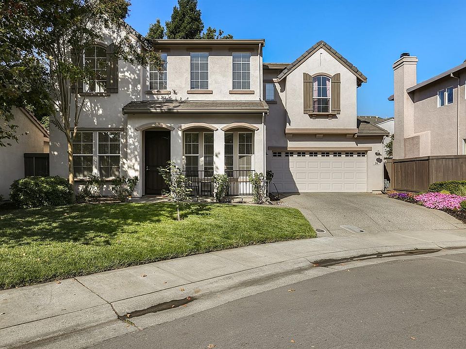 2nd image of 39 Michelson Ct