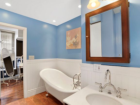 4th image of 130 Jane St APT 1H