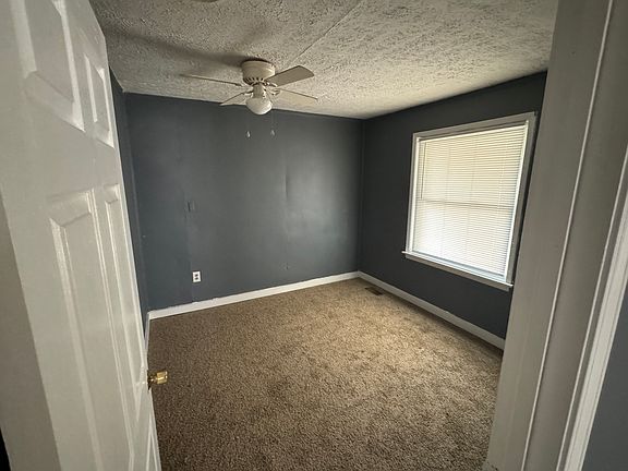 3rd image of 2804 Daviess St