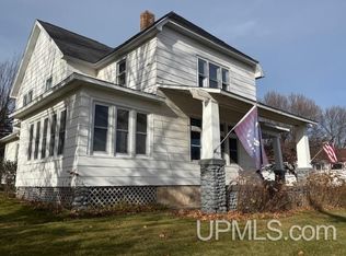 118 S 5th St, Crystal Falls, MI 49920