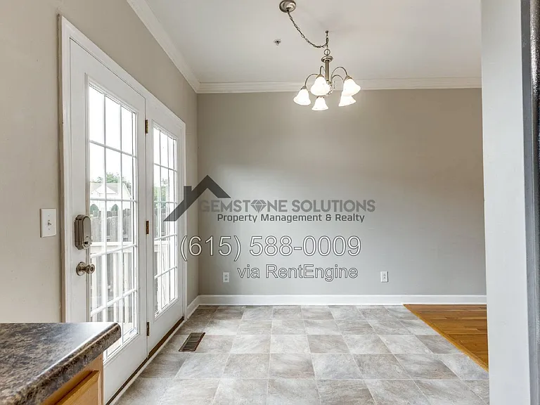 1012 McKenna Dr — Photo 15