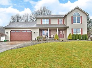 5882 Country Trl, Youngstown, OH 44515
